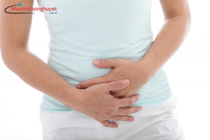 Đau bụng nặng nề có thể cảnh báo tình trạng máu đông trong bụng