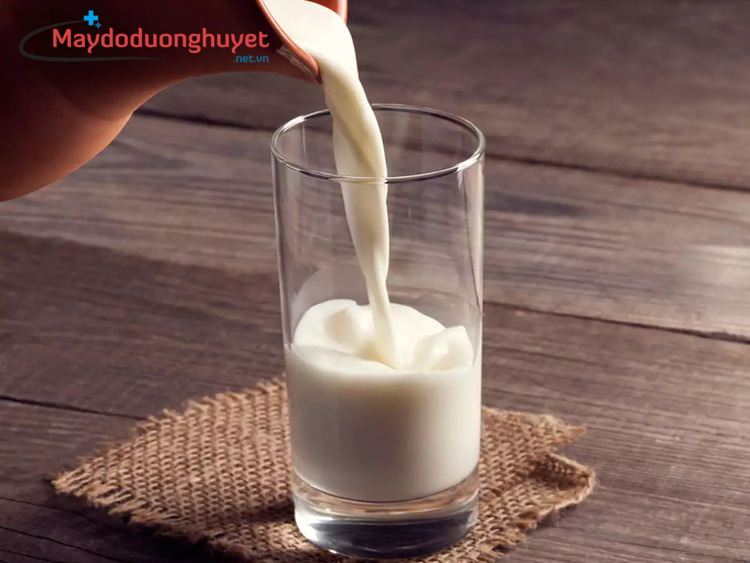 Người bệnh tiểu đường loại 2 nên chọn loại sữa ít béo